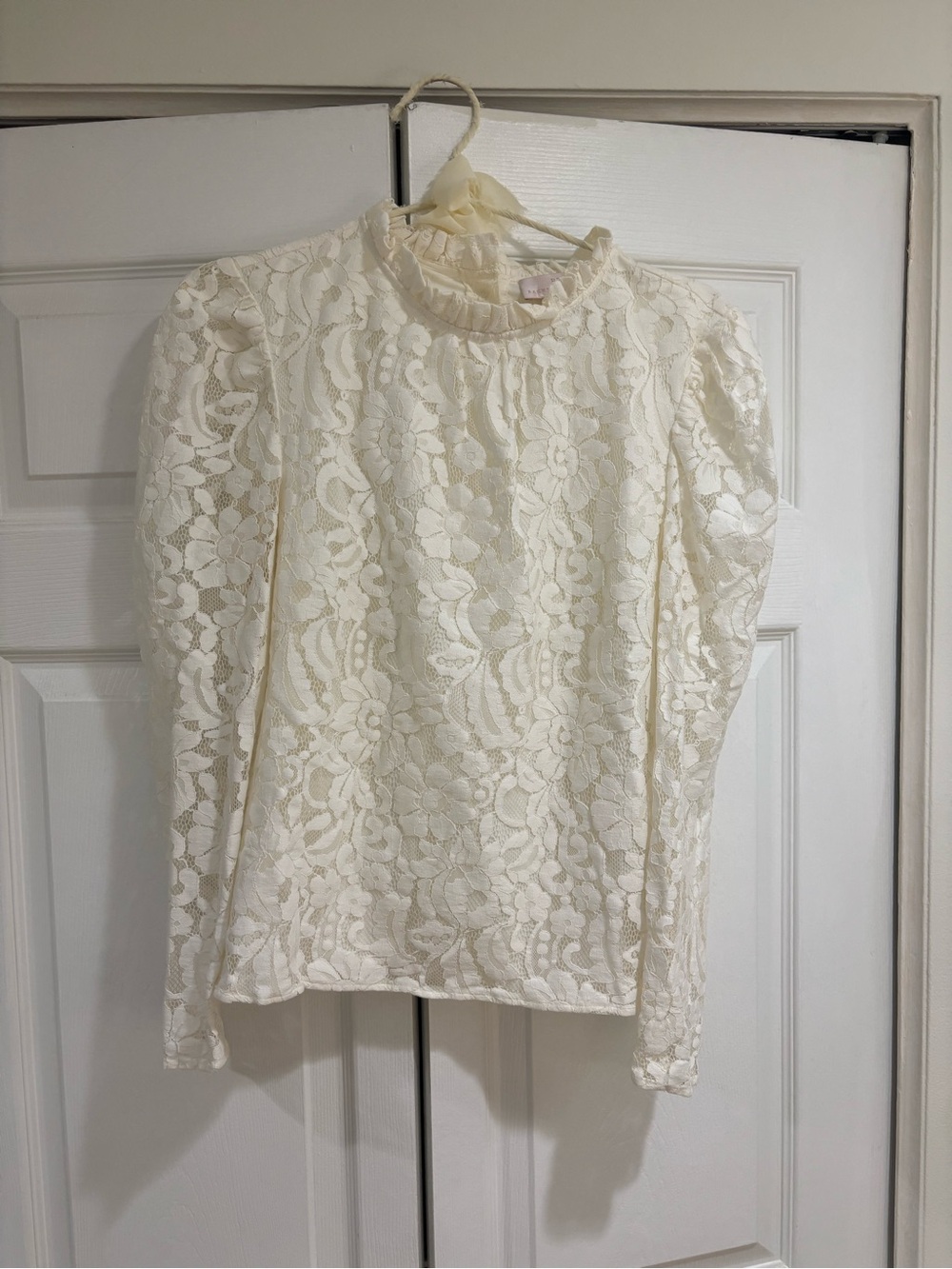 Rachel Parcell Cream Floral Lace High-Neck Blouse